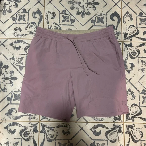 Lululemon bowline 8” shorts - Picture 3 of 4